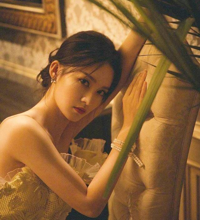 发了一篇长文并配自拍照,随后金晨还大胆点赞_李一桐_李沁_自然