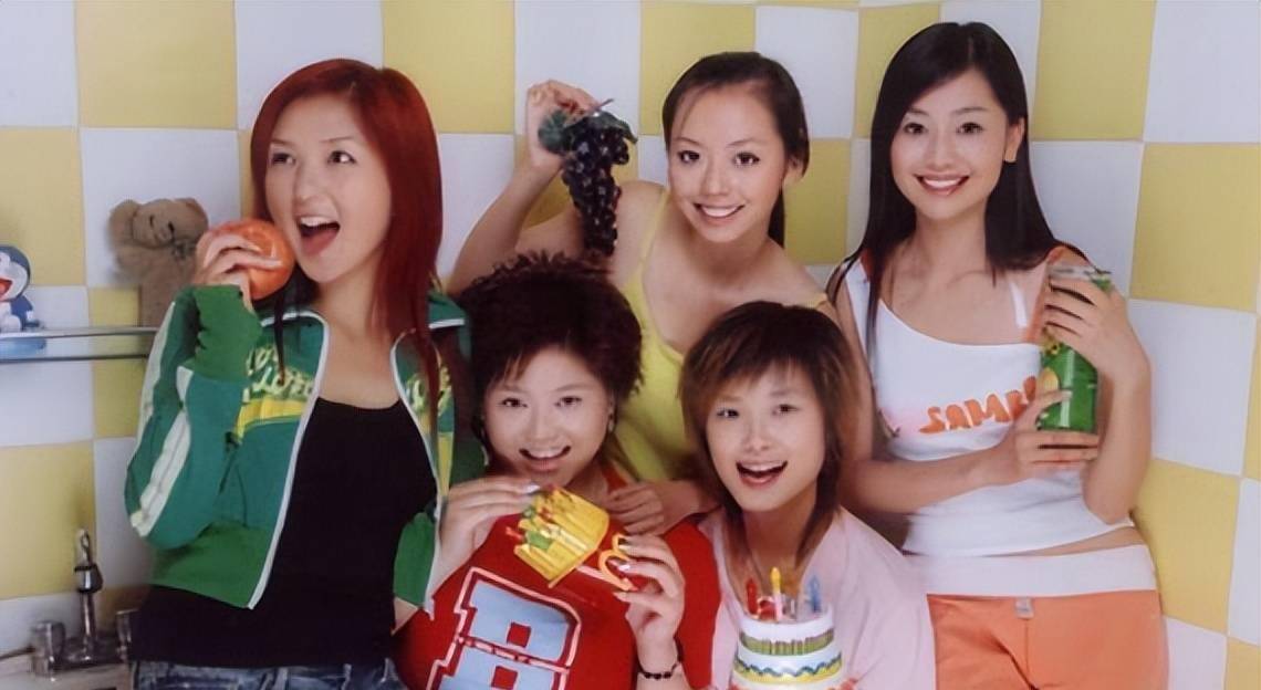 原创十八年后两超女偶遇,情路坎坷事业差距大,何洁遭吐槽张靓颖挽尊