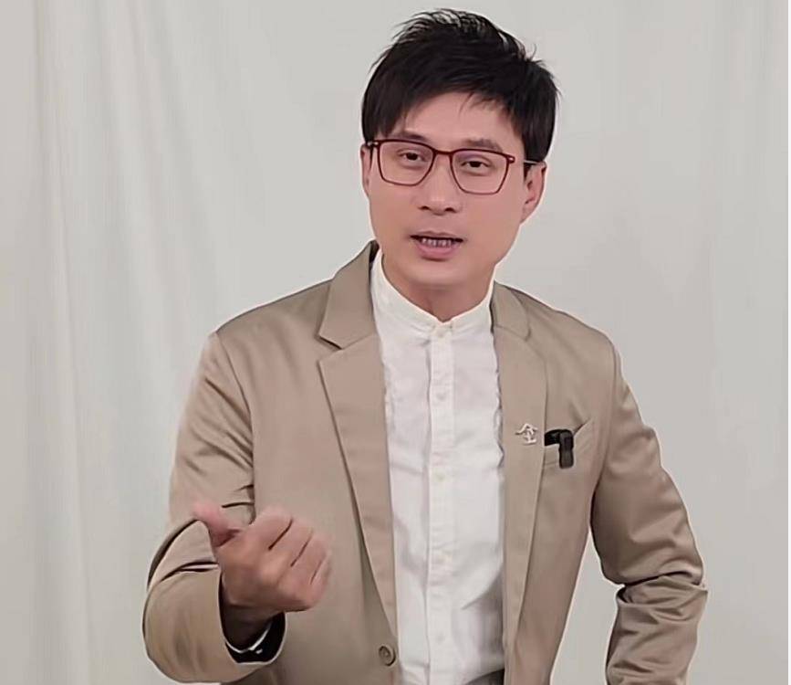 广东台一哥透露女儿被211名校录取,18岁爱女甜美可爱像爸_任永全_任懿