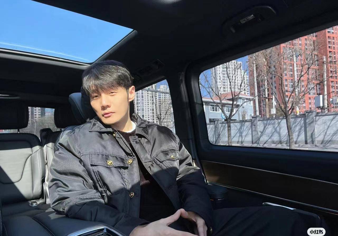 李荣浩的音乐实力有目共睹,最近他又多了一个新的身份_吉他_成功_代表