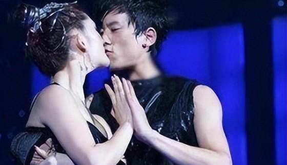 谢娜"官宣"了!爱你20年,终究还是走到了这一步_张杰_何炅_湖南台