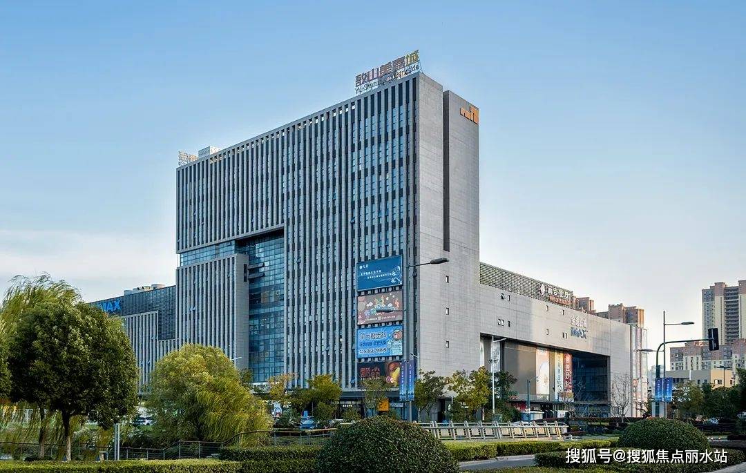 江阴天敔湾江阴目前唯一的三级甲等综合医院——江阴人民医院敔山湾东