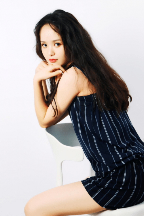 模特陆艳:演艺新秀签约新起航_广告_发展_工作