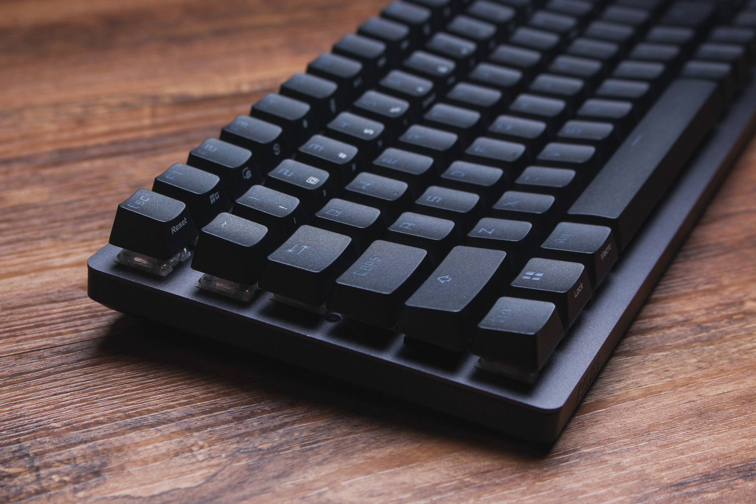 rog游侠2机械键盘真的很强_设计_按键_logo