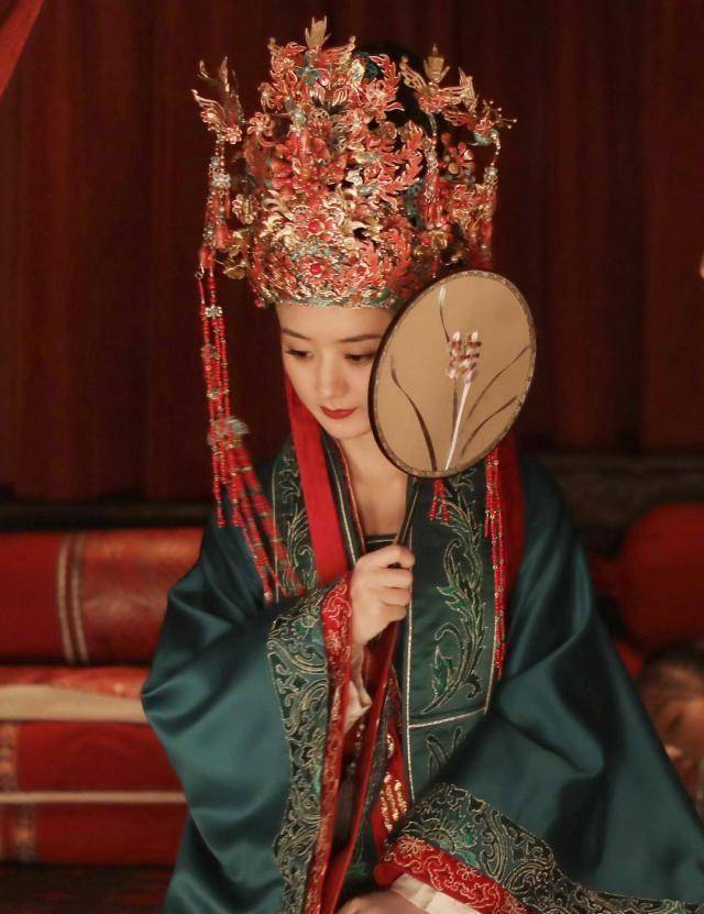 赵丽颖翻拍《上错花轿嫁对郎》,看到男主,网友:熬夜也要去追_陈伟霆