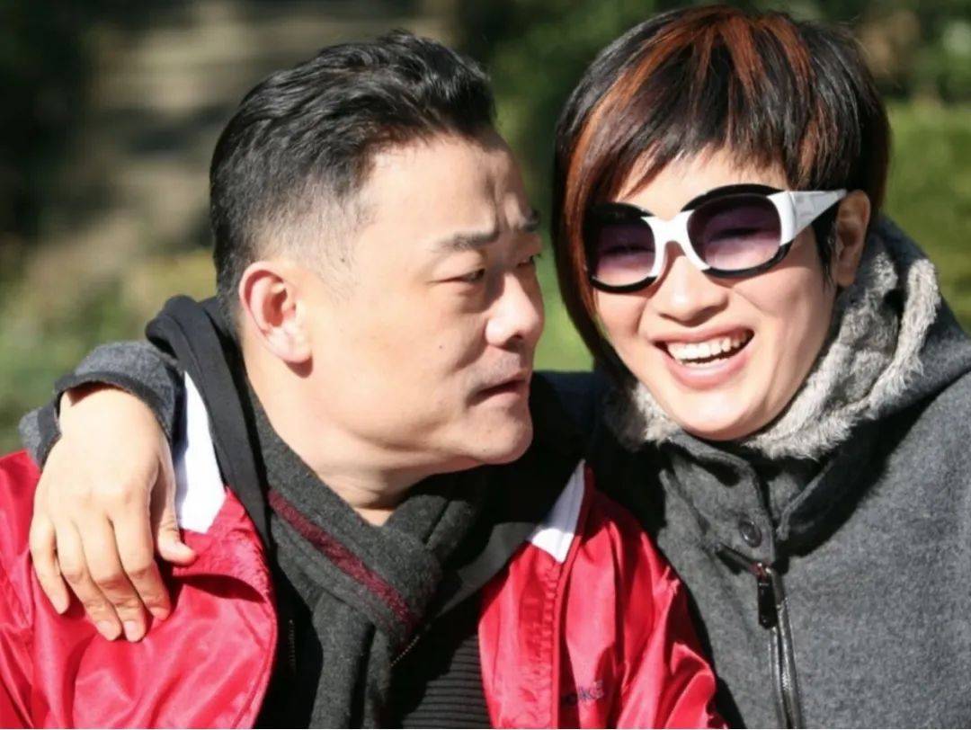 胡洁发家史:26岁白手起家,前夫入狱16年后改嫁周立波_杨胜华_父亲_杨
