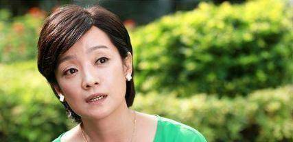 张嘉译现任妻子曝光,曾是大名鼎鼎的视后,年过50依旧时尚犹存_王海燕