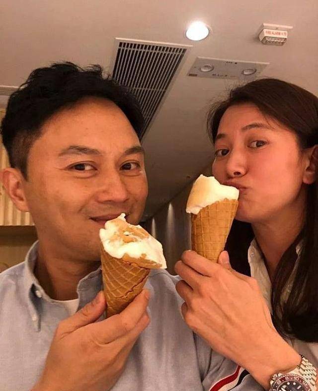 半小时豪掷30万买表,奢华程度不弱妻子_袁咏仪_蔡一智_时间