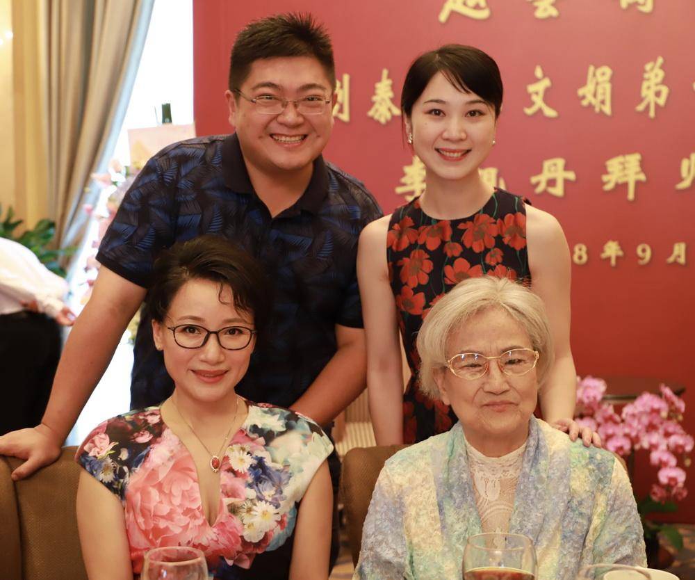 越剧花旦李旭丹:曾怨恨父亲多年,丈夫公公都是她的粉丝_爷爷_父母