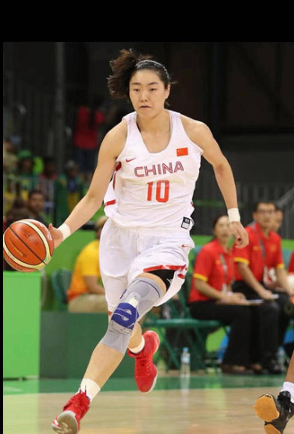 16岁女篮新星身高超过姚明,不愿长期集训放弃入选国家队_张子_训练