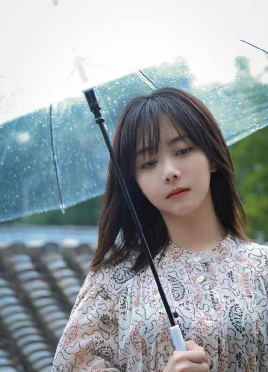 真不敢相信谭松韵已经30多岁了,面对"真实镜头",也很少女_脸型_显得