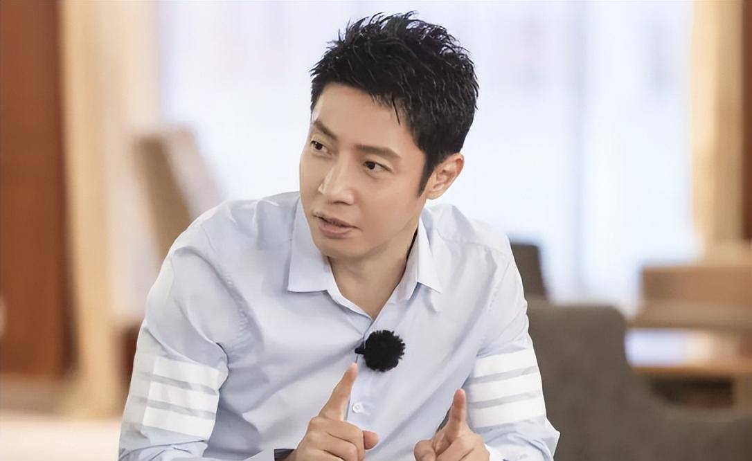 何炅撒贝宁一路保送,张新成被高校抢,他们少年时有何"背景"_时候_工作