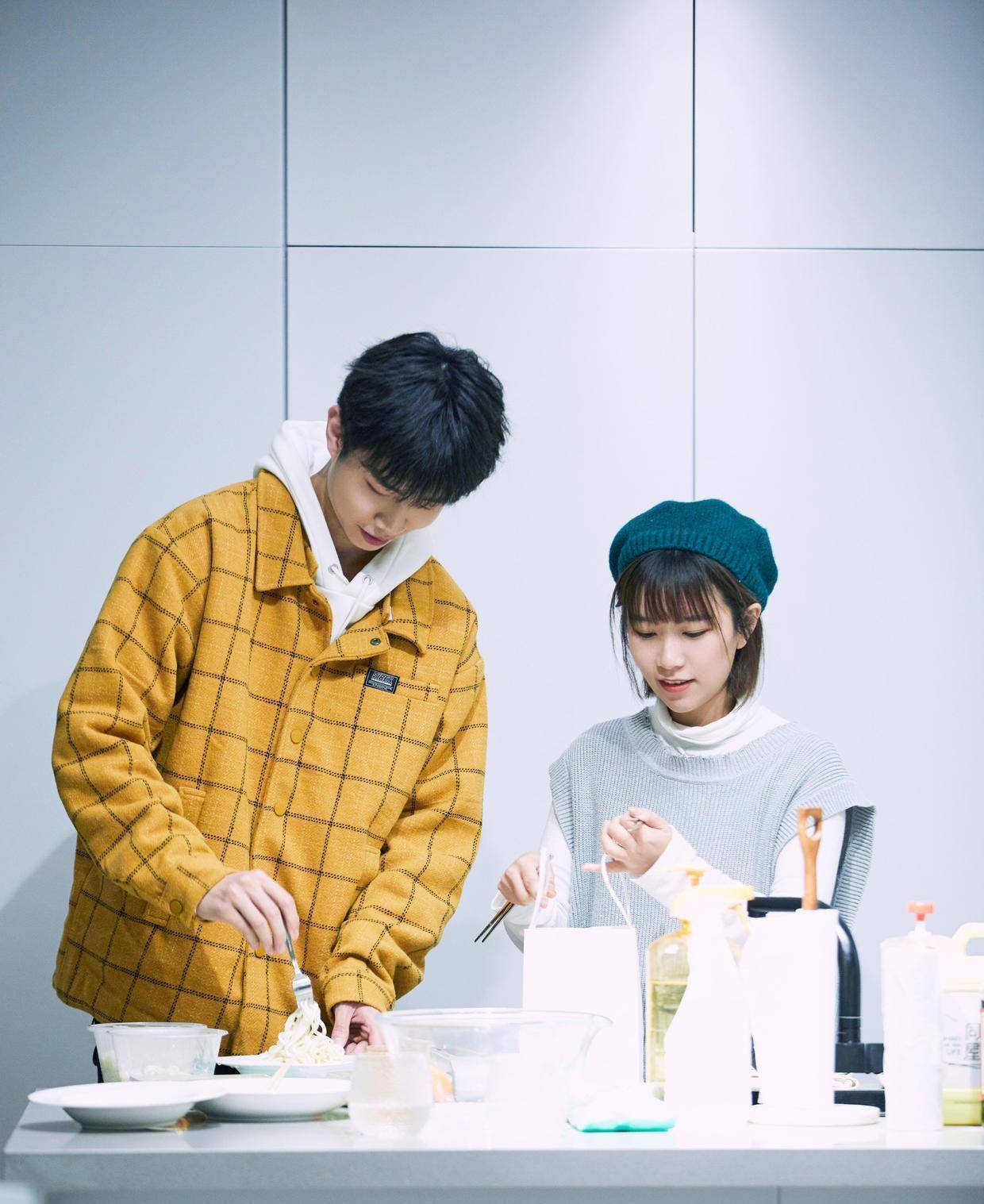 《同一屋檐下》弹幕:李行这么好,卡门真是不识好歹_节目_少年_孙世睿