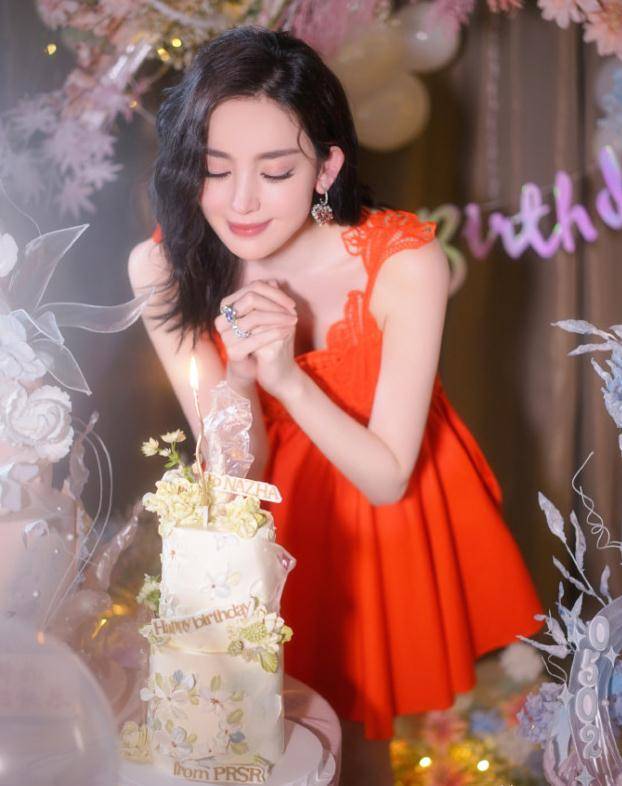 古力娜扎你好,有很多话想对你说,30岁的你,永远是我们的小公主_生日