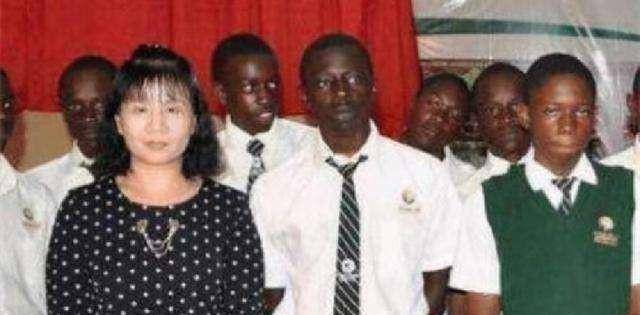 王丽红:清华才女远嫁非洲,在当地办学传授汉语,名气已传回国内_苏玛