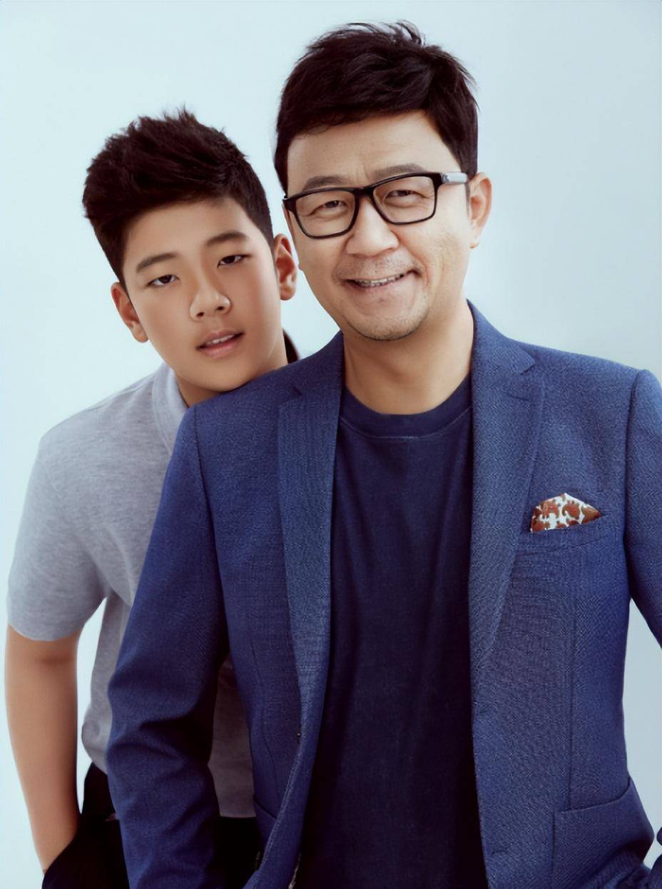 中饰演女主阿父的他收获超高人气,郭涛饰演的将军程始不仅宠爱女儿,对