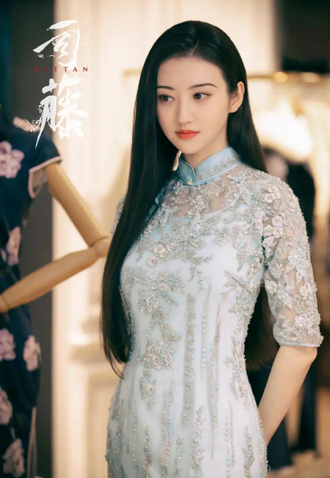 不仅如此,《司藤》的造型服装也沿袭了导演李木戈在拍摄《东宫》时的