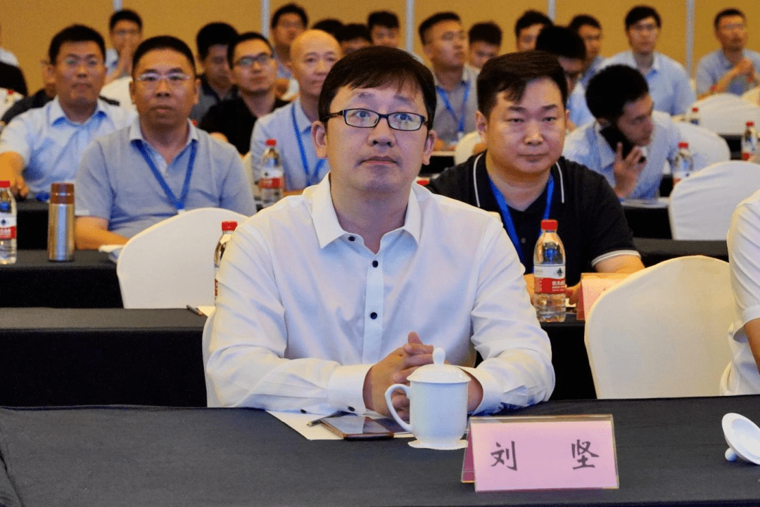 出席开幕式的领导有连云港经济技术开发区招商局局长刘坚,连云港经济