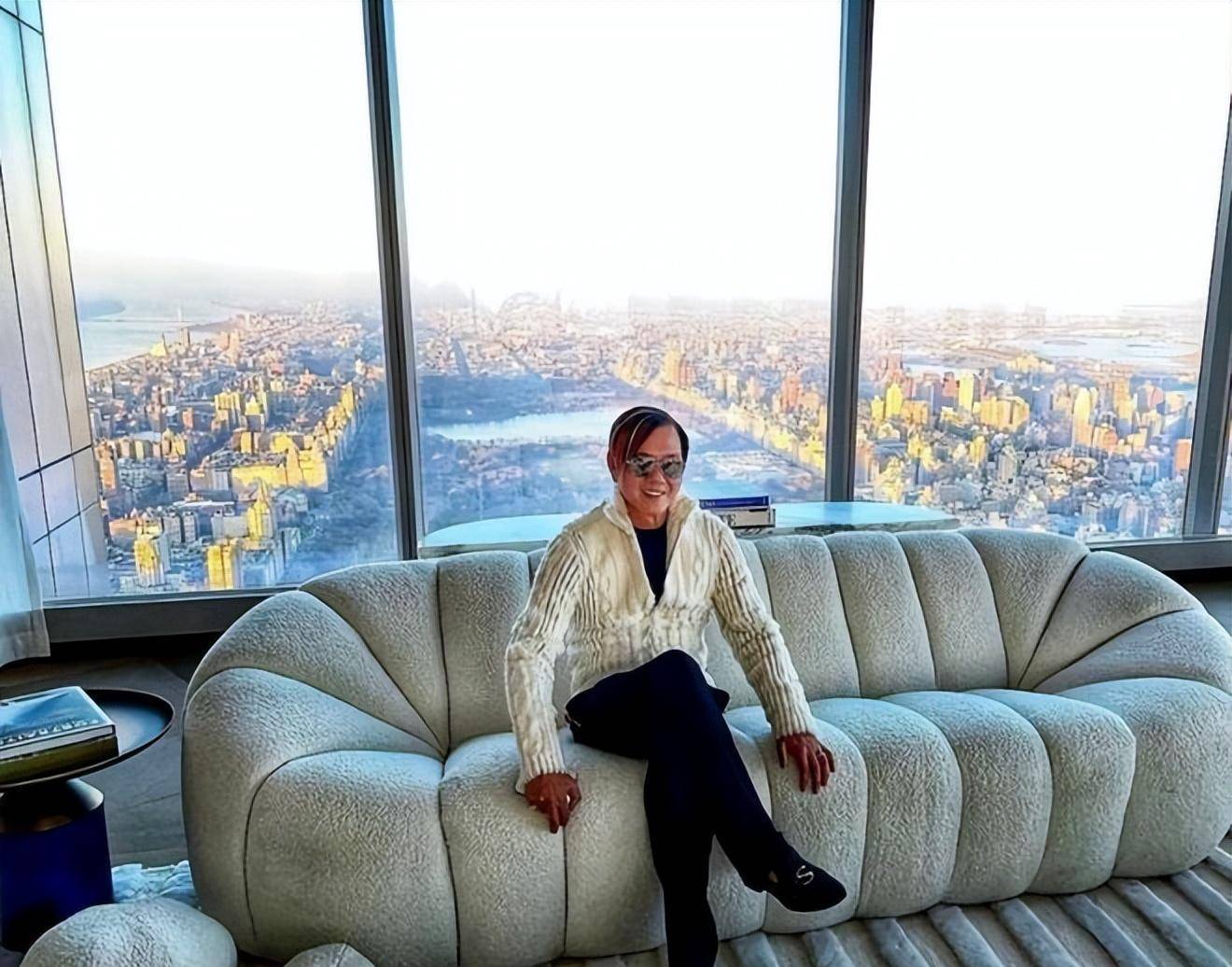 新晋澳门赌王洪永时,一口气买30辆豪车,四婚娶外国嫩模_父亲_工作