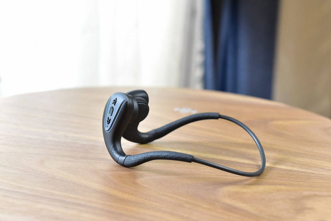 游泳耳机应该怎么选?到底哪些耳机才适合游泳佩戴呢