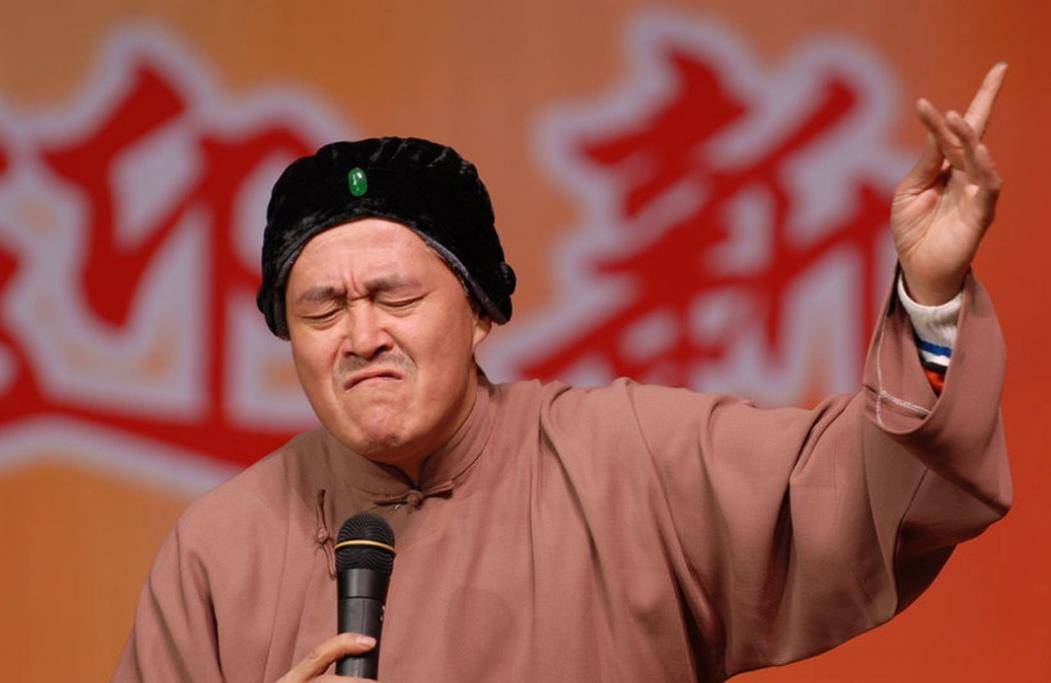 "小品王"赵本山:21次登春晚,东北无人敢惹,多亏三位贵人相助_何庆魁