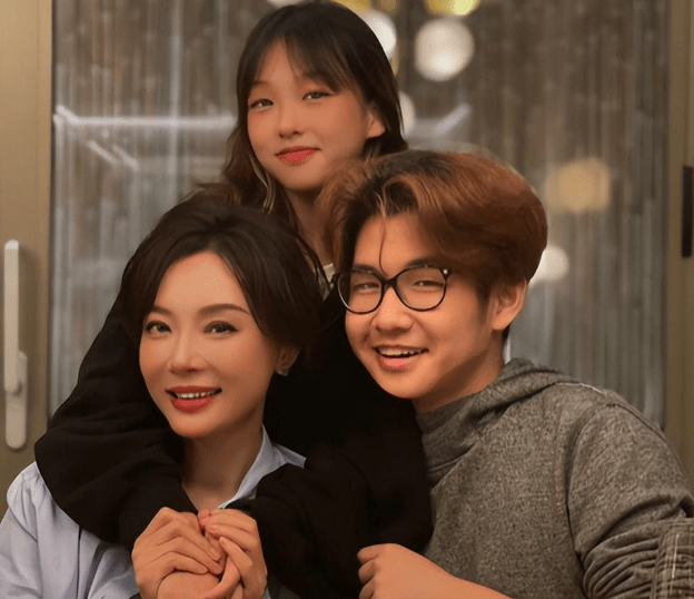 而且,陈数如今已经跟赵胤胤结婚12年之久了,却迟迟没有传出怀孕的消息