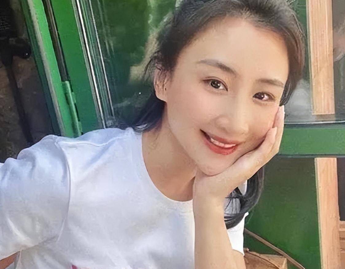 未婚先孕,怀胎30周办婚礼,却含泪处理婆家娘家矛盾_何雯娜_训练_蹦床