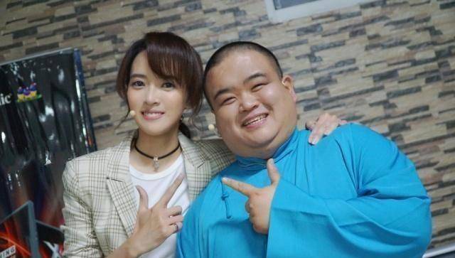 与三位女演员同台说相声,德云社刘喆的待遇,真是令同行羡慕_孙越和