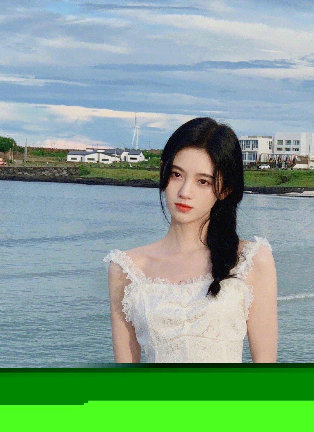 鞠婧祎吃"老本"了吗?