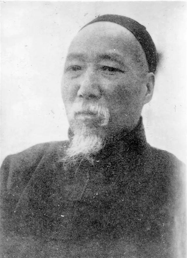 杨增新(1864—1928年,字鼎臣,云南省蒙自期路白乡莫别村人.