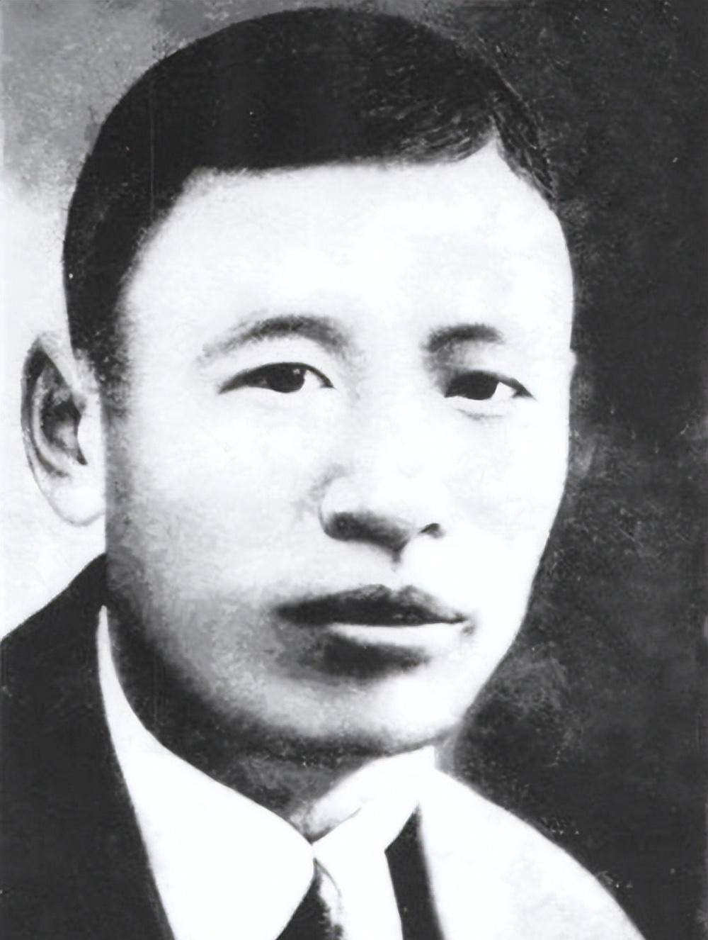 国军中将之子入地下党,生怕家人发现,多年后才知父