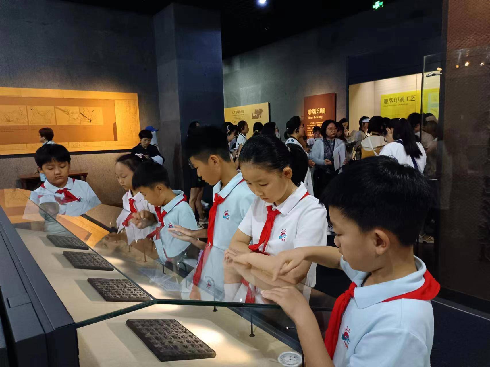 河南安阳:安阳市文博源小学开展暑期研学实践教育活动_文字_中国_甲骨