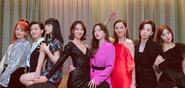 海陆咖位太小被安排站边角,万茜一小举动暴露心思,这女人不简单  2023