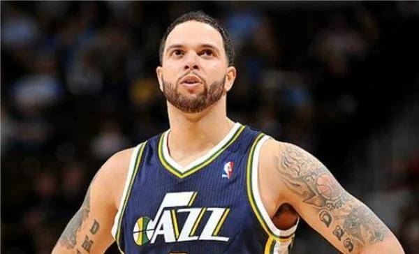 当街亲热,身材不逊卡戴珊_德隆·威廉姆斯_爵士队_篮球