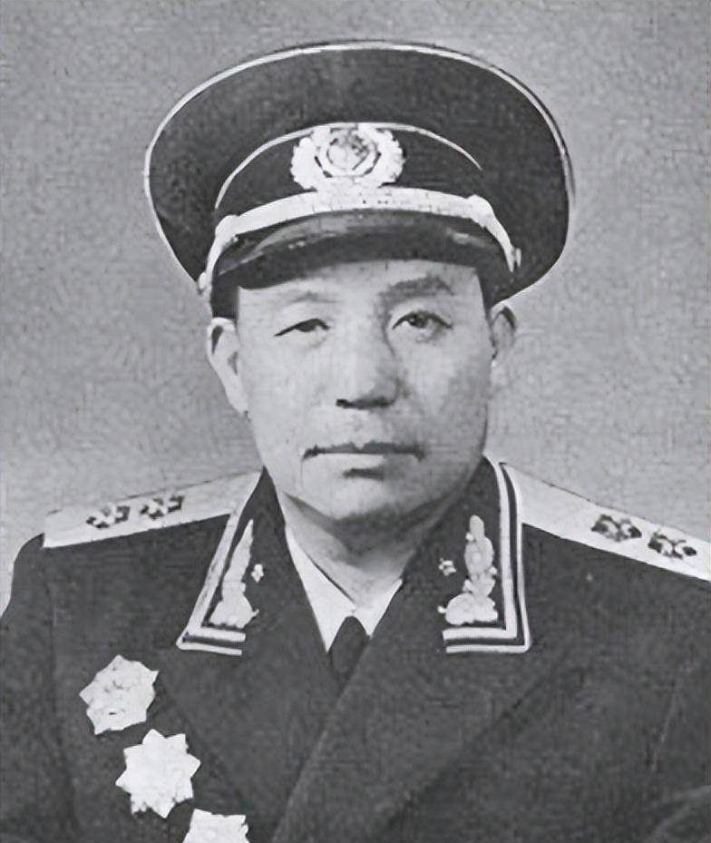 他曾担任海军常务副司令员，秘密会见基辛格，1972年被撤职_手机搜狐网