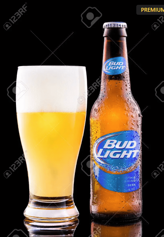 在这些啤酒瓶中,南澳大利亚的一种啤酒品牌"la bud lite"使用了棕色