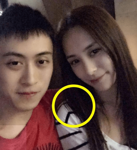 曝某神颜女星生龙凤胎,狮子大开口索要1亿抚养费,评