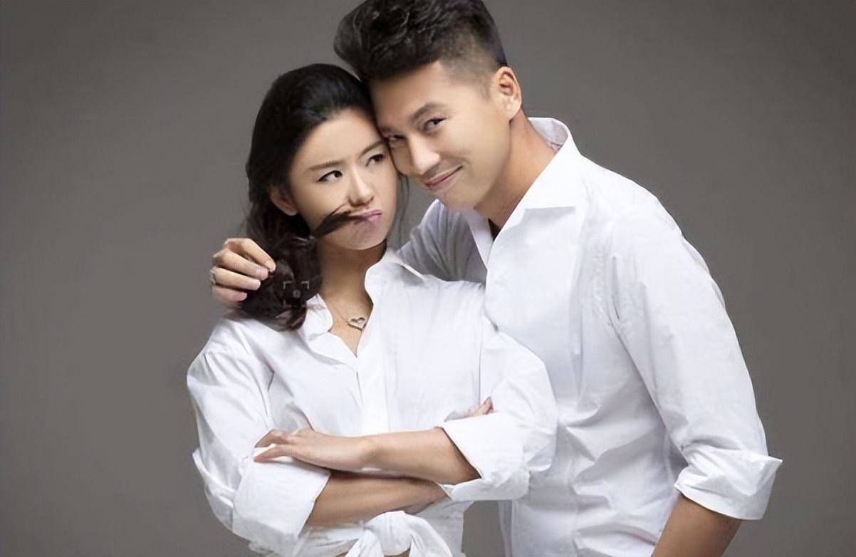 出道至今零绯闻,连初吻都留给了老公_李小萌_王雷_因为