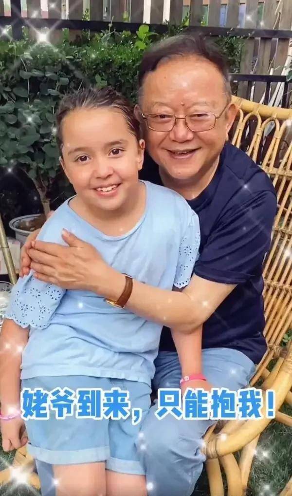 王刚二婚抛弃成方圆,三婚娶小20岁的初婚女,儿子与外孙同岁_舞台_事业