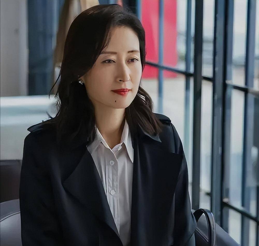 刘敏涛:被前夫伤透了心,37岁做单亲妈妈,"中年叛逆"也幸福_工作_父母