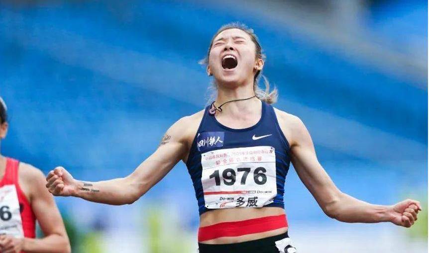 一路走来,王艳妮的成绩确实非常优秀,但这些优异成绩的背后的心酸