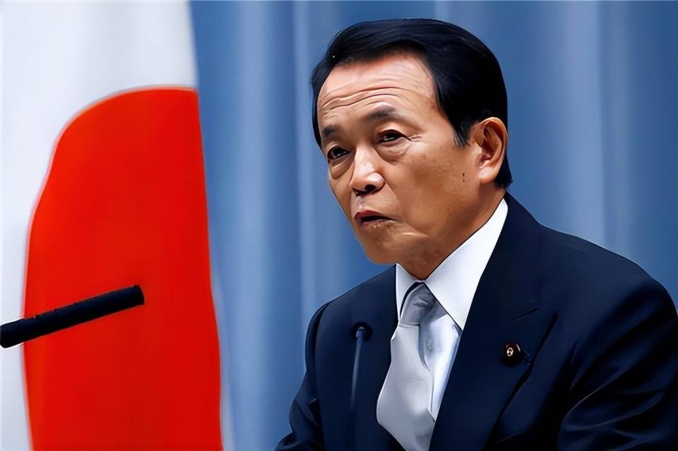 麻生太郎离台前约见郭台铭,郭送"金门和平宣言",称台海要和平_台湾