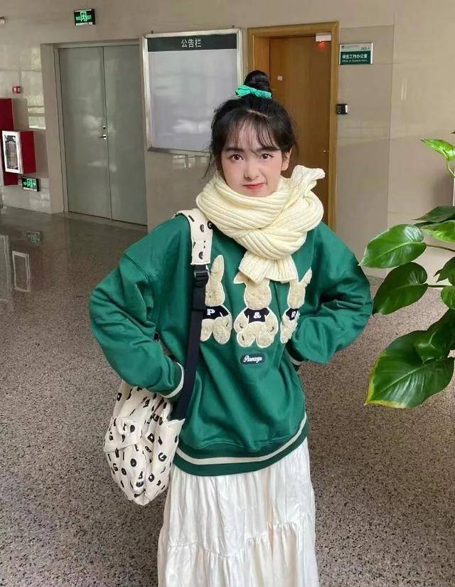 5套学生党开学穿搭!照着穿就对了,保证你时髦又美丽_卫衣_风衣_款式