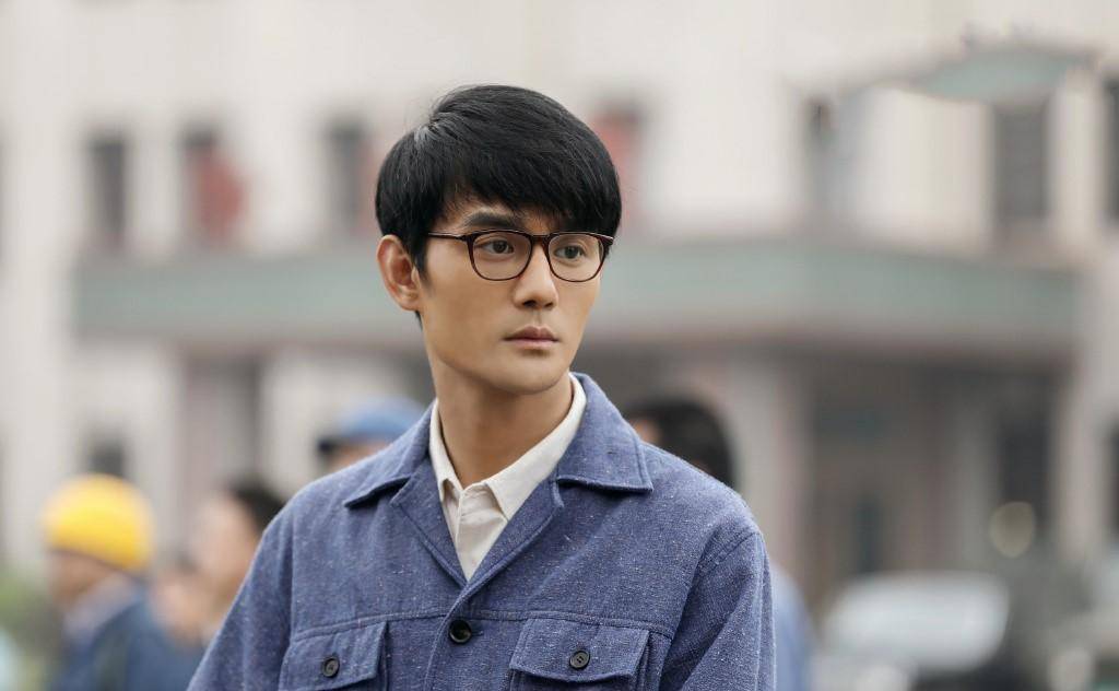 更加符合剧本上他的形象,王凯将体重硬生生的控制在了62公斤以下,他