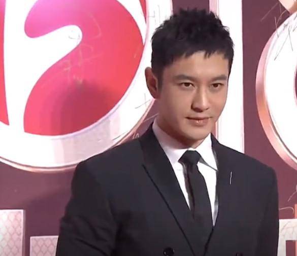 贾乃亮脱口而出的一句话,直接暴露黄晓明的真实人品,杨颖亏大了_黄