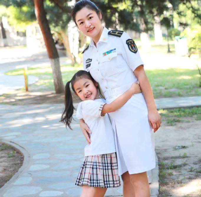 2016年,航母飞行员张超牺牲,曾经对妻子许下的诺言,却成为遗愿_王伟来