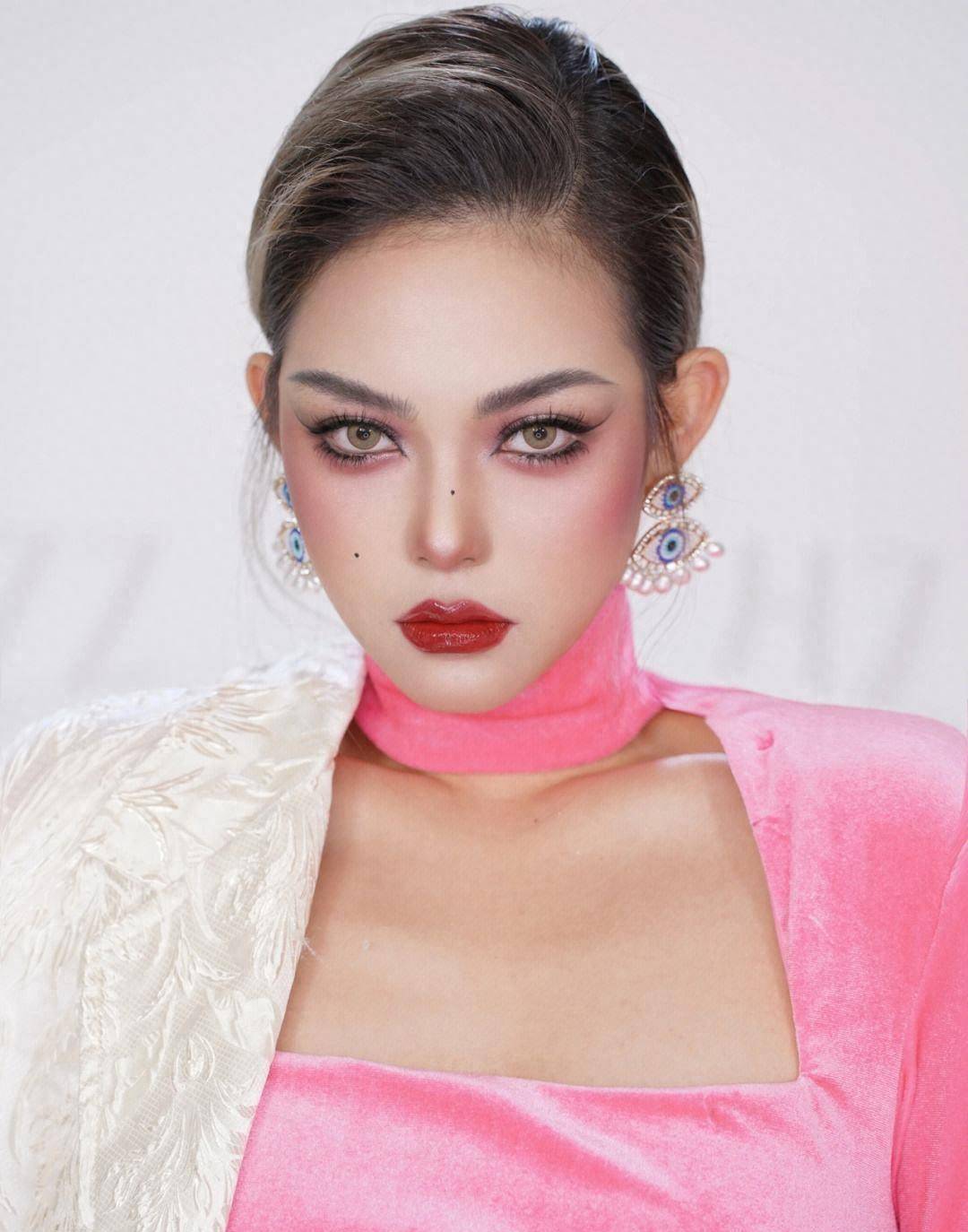 千禧辣妹风又流行回来了!