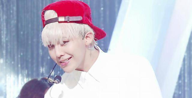 闯下滔天大祸的前提下,blackpink成为了yg杨贤硕的唯一一根救命稻草