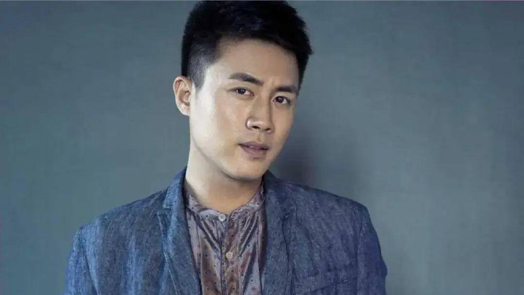 同样是男人,林申更直接道:"杜淳他就是靠女人缘活着的吧.