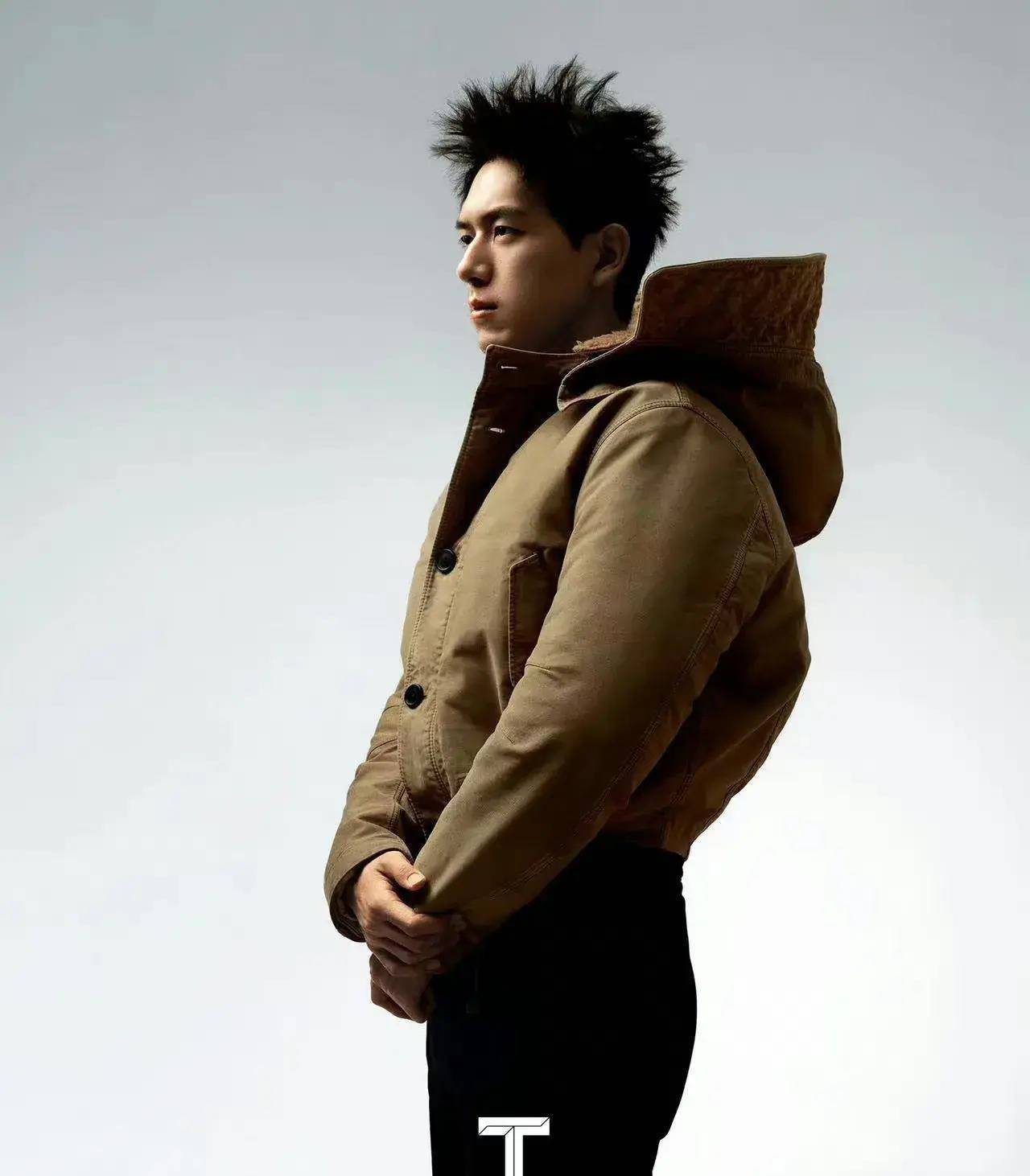 超酷李现:多巴胺穿搭带你玩转时尚界!_羽绒服_穿着_行家